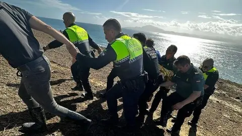 As&iacute; encuentran a una mujer de 76 a&ntilde;os en una ladera tras un d&iacute;a desaparecida en Tarifa - copia