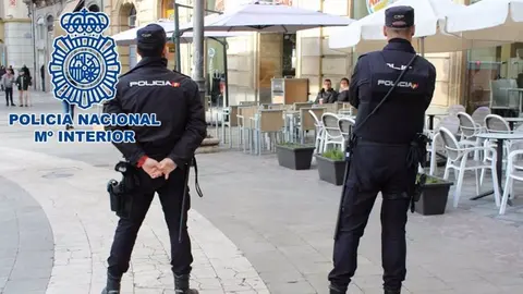 A botellazos con los camareros por culpa de una cuenta en un restaurante de Granada