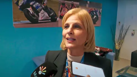 Mar&iacute;a Jos&eacute; Garc&iacute;a-Pelayo atiende a medios en el Circuito de Jerez