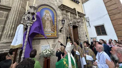Retablo de la Virgen de la Soledad en la iglesia de la Victoria
