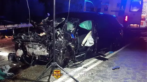 Mueren 2 personas y otras 3 resultan heridas en una colisi&oacute;n frontal en Algeciras