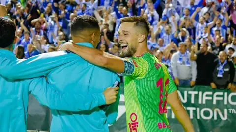 Genaro celebrando su gol en el Antequera 0-2 M&aacute;laga CF