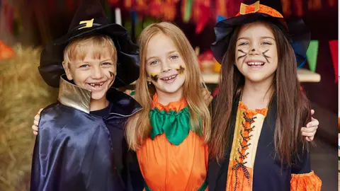 Ni&ntilde;os disfrazados en Halloween