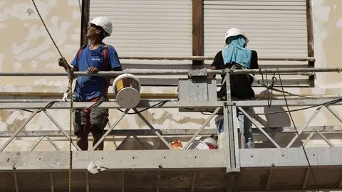 Un trabajador cae desde una altura de varios metros mientras trabaja en una obra en Ja&eacute;n