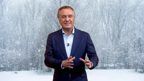 Roberto Brasero dando la predicci&oacute;n del tiempo en Antena 3