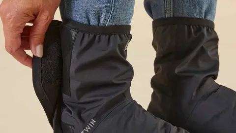 Cubrecalzado impermeable de ciclismo urbano 900 BTWIN de Decathlon