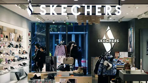 Tienda de zapatillas y prendas de ropa de moda de Skechers