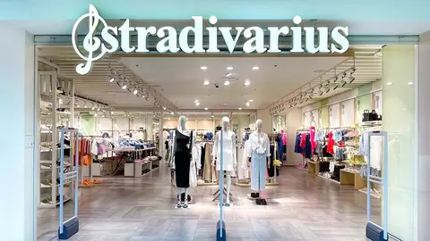 Entrada de tienda Stradivarius