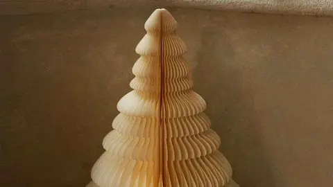 &Aacute;rbol decorativo de suelo en papel