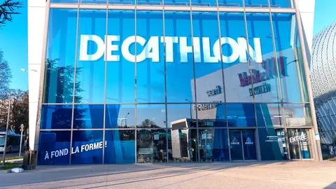 Tienda Decathlon - V&eacute;lizy-Villacoublay, Francia