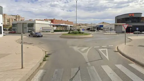 Madrugada de sobresaltos en M&aacute;laga. Un hombre apu&ntilde;alado y otro atropellado en la misma calle - copia