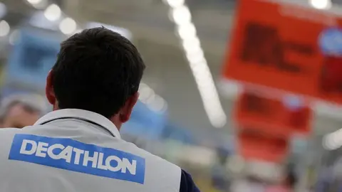 Decathlon requiere trabajadores en Sevilla. Jornada parcial o completa