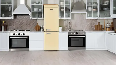 Frigor&iacute;fico Combi No Frost Schneider color crema en Leroy Merlin