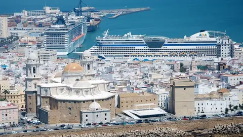 El Puerto de C&aacute;diz, gran motor econ&oacute;mico. R&eacute;cord de cruceristas y mayor volumen de mercanc&iacute;as