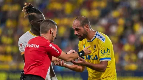 Fali en el C&aacute;diz CF - Rayo Vallecano | Salvador L&oacute;pez Medina para El MIRA