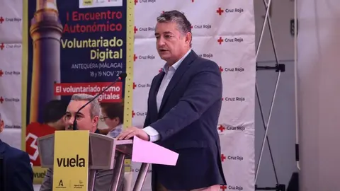 La Junta de Andaluc&iacute;a avisa: "Vamos a pagar muy caro las facturas del sill&oacute;n de Pedro S&aacute;nchez"