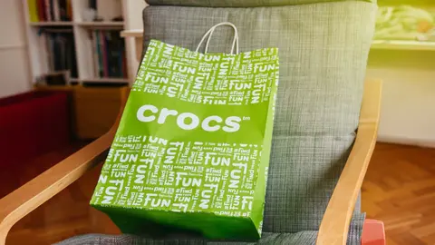 Caja de zapatillas, zuecos y botas de CROCS