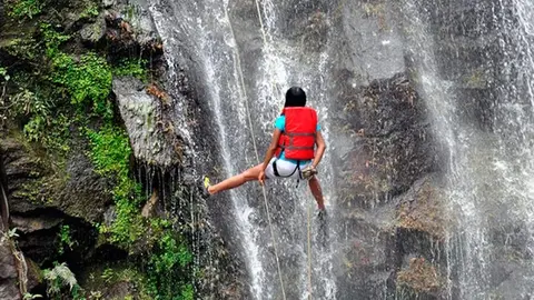 Rescatan el cuerpo sin vida de un barranquista en Granada
