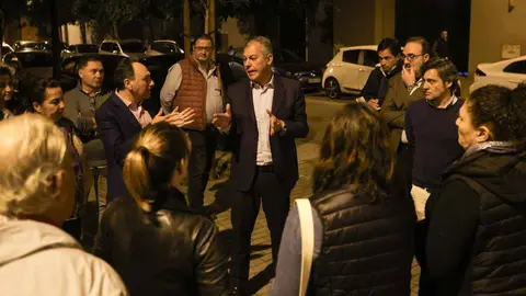 Jos&eacute; Luis Sanz durante su visita al barrio de Contadores | Foto: X