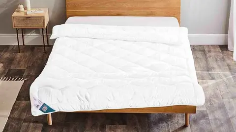 Edred&oacute;n c&aacute;lido con funda de microfibra de Lidl