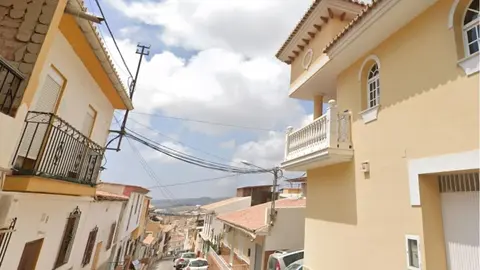 Un joven pierde la vida tras caerle encima un muro de obra en V&eacute;lez-M&aacute;laga