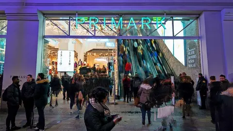 Tienda de Primark en invierno