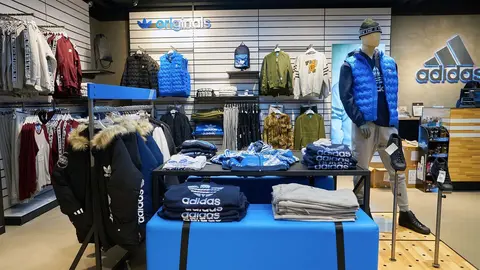 Secci&oacute;n de moda de temporada de oto&ntilde;o - invierno de Adidas