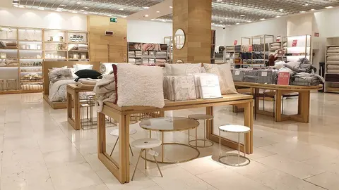 Secci&oacute;n de descanso de la tienda de dise&ntilde;o y decoraci&oacute;n Zara Home del Grupo Inditex