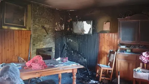 As&iacute; arde en llamas una vivienda en Ja&eacute;n con menores atrapadas en su interior