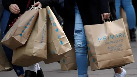 Bolsas de compra de la tienda de moda low cost Primark