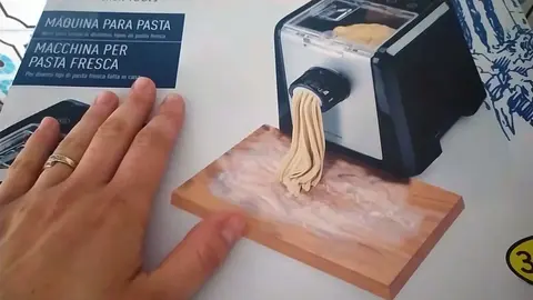 Caja de la m&aacute;quina para hacer pasta fresca de Lidl