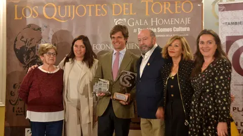 El Juli recibe el galard&oacute;n de Quijotes del Toreo