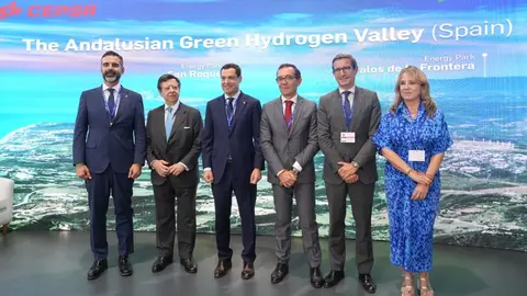 Juanma Moreno: "Andaluc&iacute;a est&aacute; a la vanguardia de la nueva energ&iacute;a que mover&aacute; el mundo"