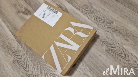 Caja de pedidos de ropa y complementos de moda de ZARA, Grupo Inditex