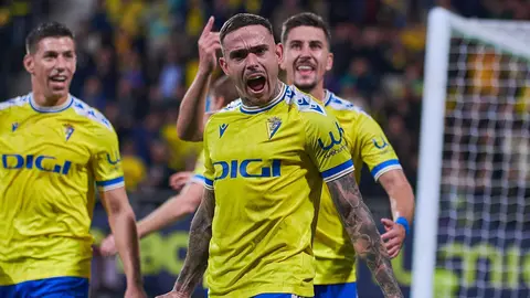 Gol de Roger Mart&iacute; en el C&aacute;diz CF - Osasuna | Salvador L&oacute;pez Medina para El MIRA