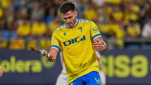 Maxi G&oacute;mez en el C&aacute;diz CF - Rayo Vallecano | Salvador L&oacute;pez Medina para El MIRA