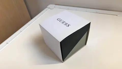 Caja de reloj GUESS