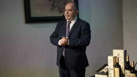 Fulgencio Meseguer en las nuevas Bodegas de Cayetano del Pino | Foto: Jos&eacute; Antonio Pliego para El MIRA