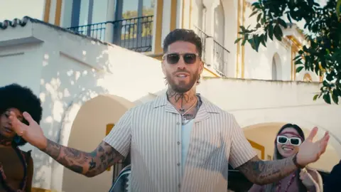 Los Yakis con Sergio Ramos y su tema No me contradigas