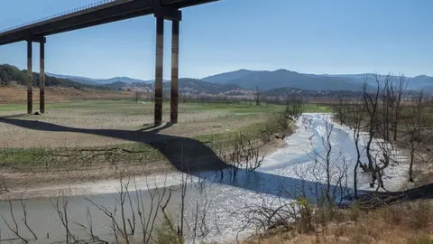 Andaluc&iacute;a quintuplica la obra p&uacute;blica en materia de agua y afea al PSOE que "falte a la verdad"