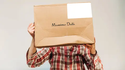 Caja de pedido de prendas de moda y complementos de Massimo Dutti - Grupo Inditex