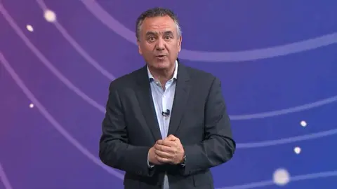 Roberto Brasero da la predicci&oacute;n del tiempo en Antena 3