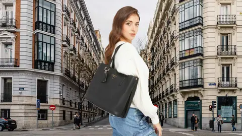 Bolso Shopper meridian con tri&aacute;ngulo del logo Guess