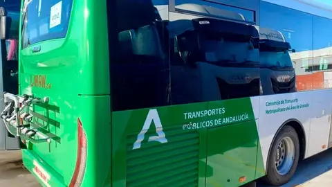 La Junta de Andaluc&iacute;a mantiene su descuento en el transporte p&uacute;blico de cara a 2024