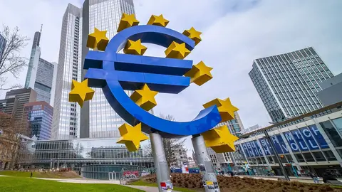 Banco Central Europeo - Plaza Willy Brandt en el distrito financiero de Frankfurt Alemania