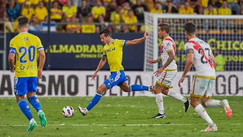 Luis Hern&aacute;ndez en el C&aacute;diz CF - Rayo Vallecano | Salvador L&oacute;pez Medina para El MIRA