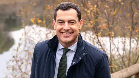 Juanma Moreno en el Parque Natural de Do&ntilde;ana