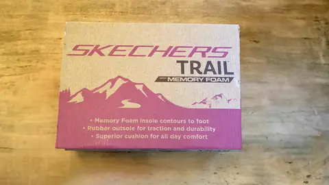Caja de Zapatillas de Skechers para la aventura