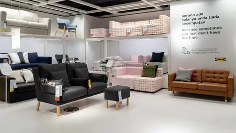 Secci&oacute;n de sof&aacute;s de tienda IKEA