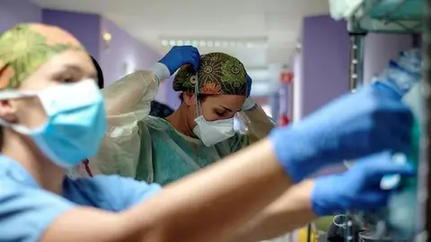 La Junta de Andaluc&iacute;a cuestiona la obligatoriedad de las mascarillas en los centros de salud